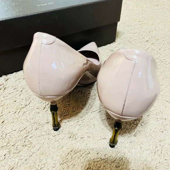 Gucci Kristen Bamboo Heel Pointed Toe Pumps in Nude Patent Leather Flesh - Picture 9 of 13